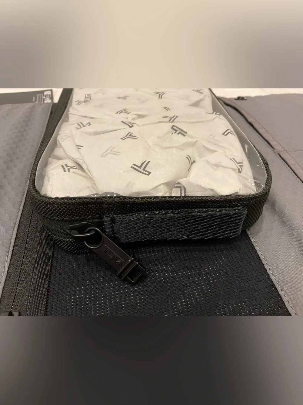 NEW Tumi + 11.0” Ballistic Nylon HANGING TRAVEL DOPP KIT - SOLID BLACK